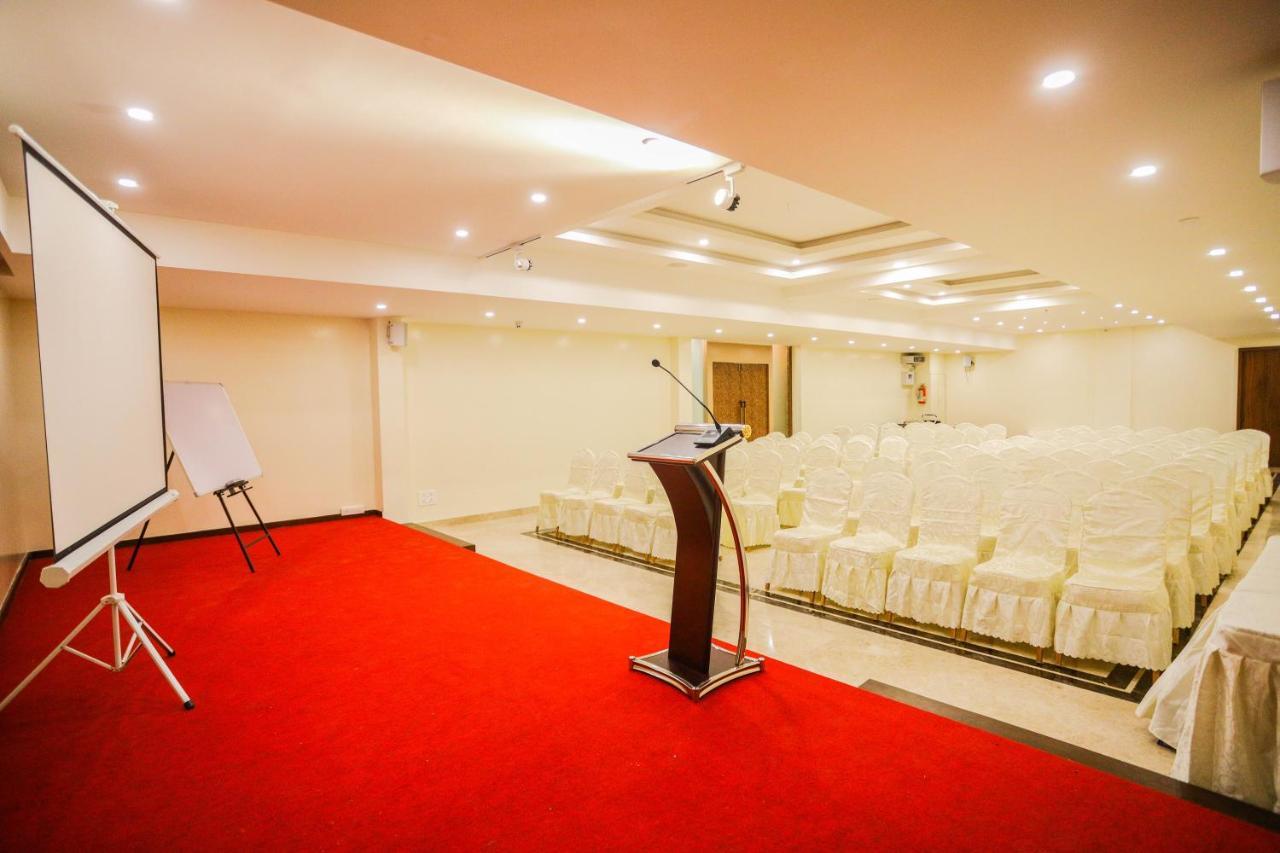 Cliff Embassy Banquet And Suites Shimoga Exterior photo